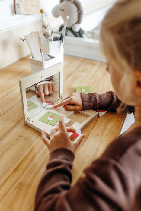 Juego de Simetría con Espejo