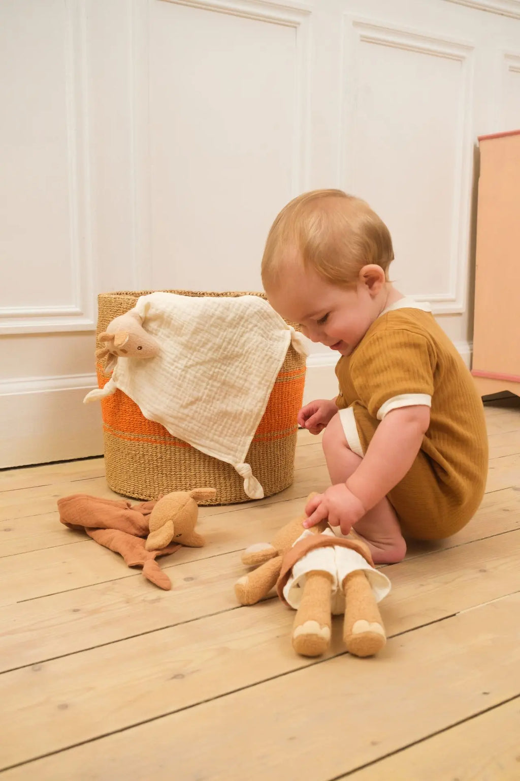 Ollie the elephant doudou and rattle gift set