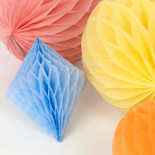 Pastel Honeycomb Decoration Kit (x 16 decorations)