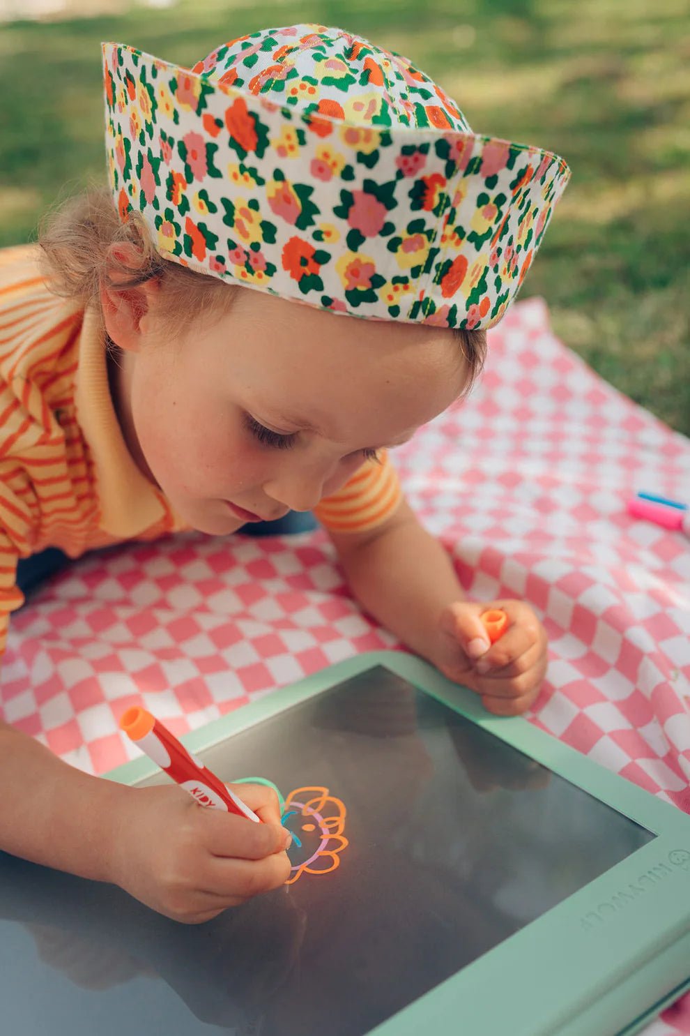 Kidydraw-PRO Portable Light tablet