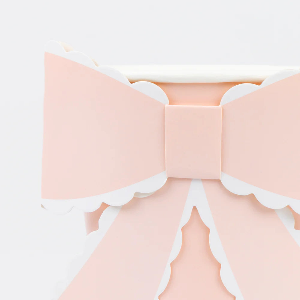 Scalloped Bow Cups (x 8)