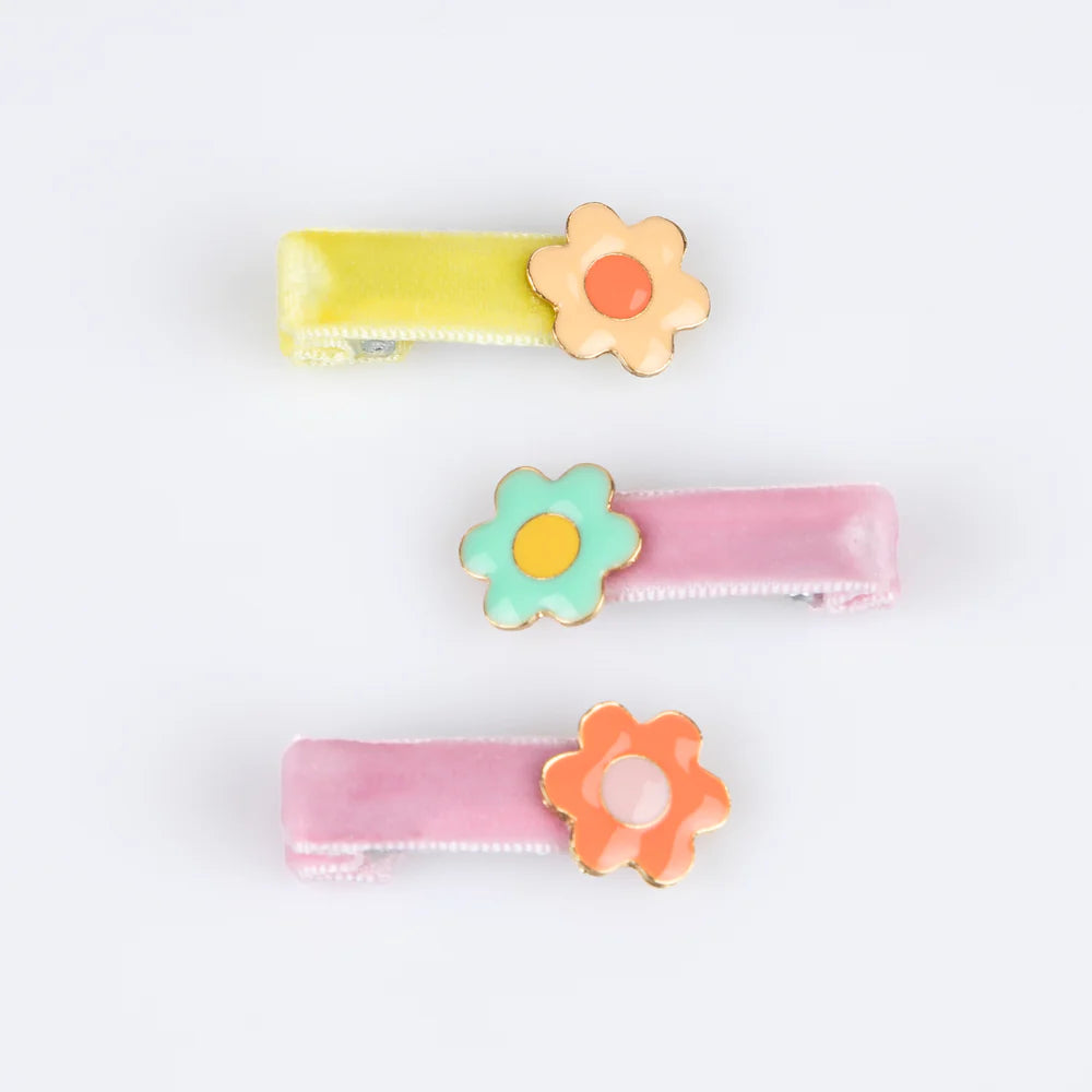 Enamel Daisy Hair Clips