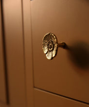 Mia Poppy Knob