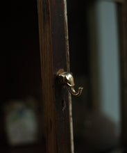 Susy Elephant Knob